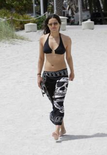 Michelle Rodriguez feet photo thumbnail