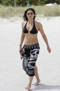 Michelle Rodriguez feet photo thumbnail