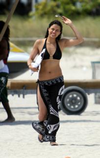 Michelle Rodriguez feet photo thumbnail