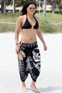 Michelle Rodriguez feet photo thumbnail