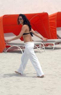 Michelle Rodriguez feet photo thumbnail