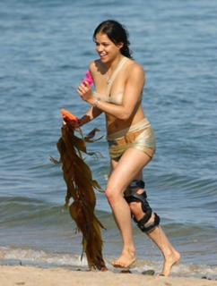 Michelle Rodriguez feet photo thumbnail
