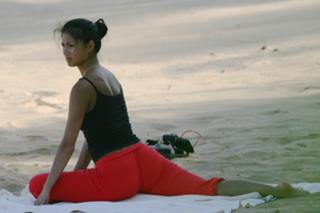 Nicole Scherzinger feet photo thumbnail