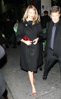 Cameron Diaz feet photo thumbnail
