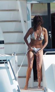 Penélope Cruz feet photo thumbnail