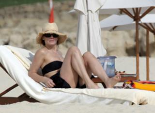 Sandra Bullock feet photo thumbnail