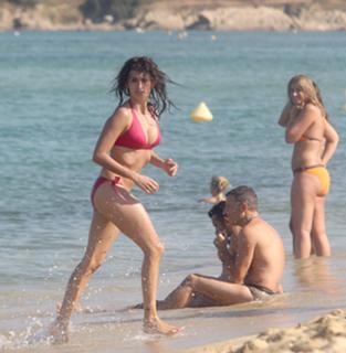 Penélope Cruz feet photo thumbnail
