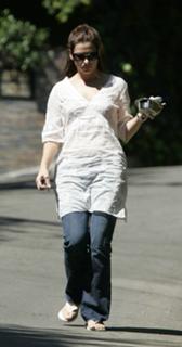 Sandra Bullock feet photo thumbnail