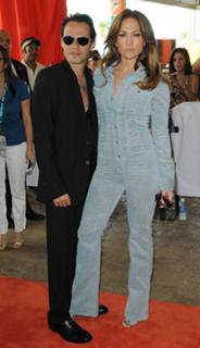 Jennifer Lopez feet photo thumbnail