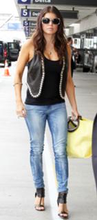 Fergie feet photo thumbnail