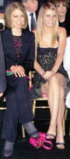 Gwyneth Paltrow feet photo thumbnail