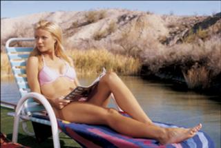 Gwyneth Paltrow feet photo thumbnail