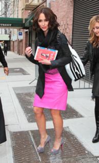 Jennifer Love Hewitt feet photo thumbnail