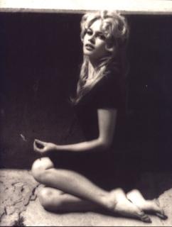 Brigitte Bardot feet photo thumbnail