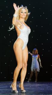 Pamela Anderson feet photo thumbnail