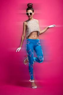 Victoria Justice feet photo thumbnail