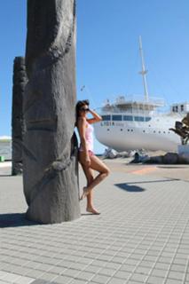 Claudia Romani feet photo thumbnail