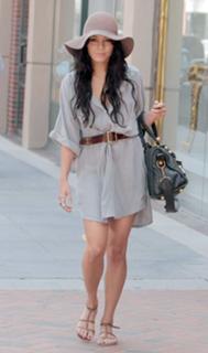 Vanessa Hudgens feet photo thumbnail