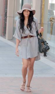 Vanessa Hudgens feet photo thumbnail