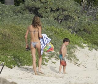 Kate Moss feet photo thumbnail