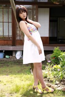 Ai Shinozaki feet photo thumbnail