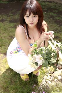 Ai Shinozaki feet photo thumbnail