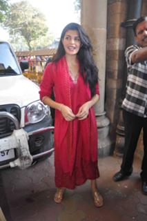 Jacqueline Fernandez feet photo thumbnail