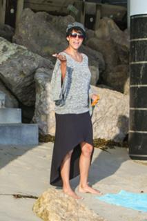 Halle Berry feet photo thumbnail