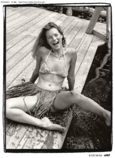 Kate Moss feet photo thumbnail