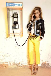 Cara Delevingne feet photo thumbnail
