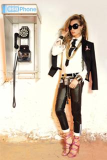 Cara Delevingne feet photo thumbnail