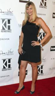 Natasha Henstridge feet photo thumbnail