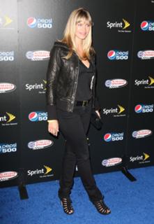 Natasha Henstridge feet photo thumbnail