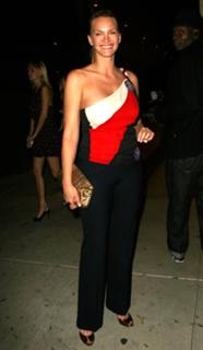 Natasha Henstridge feet photo thumbnail