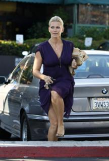 Natasha Henstridge feet photo thumbnail