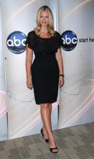 Natasha Henstridge feet photo thumbnail