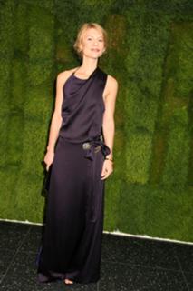 Claire Danes feet photo thumbnail