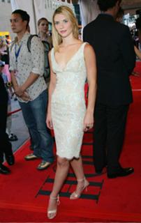 Claire Danes feet photo thumbnail