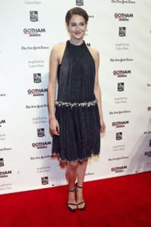 Shailene Woodley feet photo thumbnail
