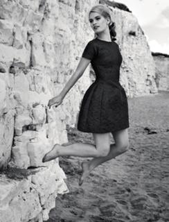 Lily James feet photo thumbnail