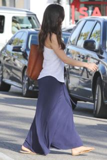 Minka Kelly feet photo thumbnail