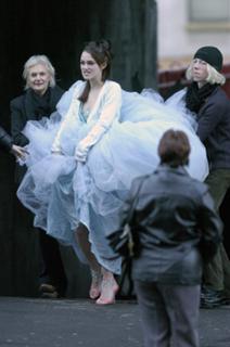 Keira Knightley feet photo thumbnail