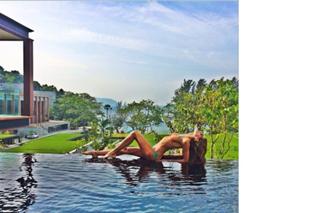 Izabel Goulart feet photo thumbnail