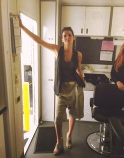 Angie Harmon feet photo thumbnail