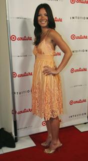 Olivia Munn feet photo thumbnail