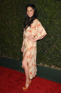 Olivia Munn feet photo thumbnail