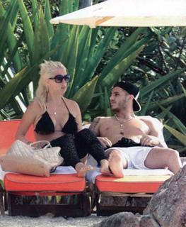 Wanda Nara feet photo thumbnail
