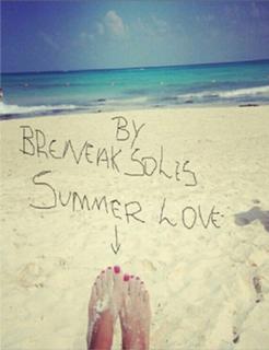 Flávia Alessandra feet photo thumbnail