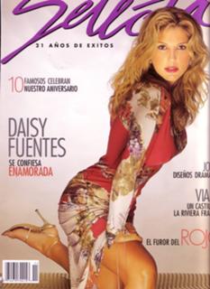 Daisy Fuentes feet photo thumbnail