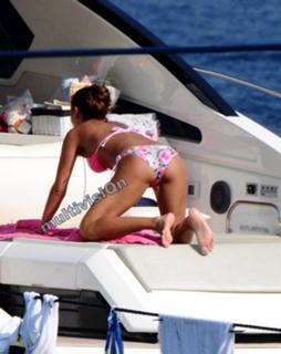 Pinar Altug feet photo thumbnail